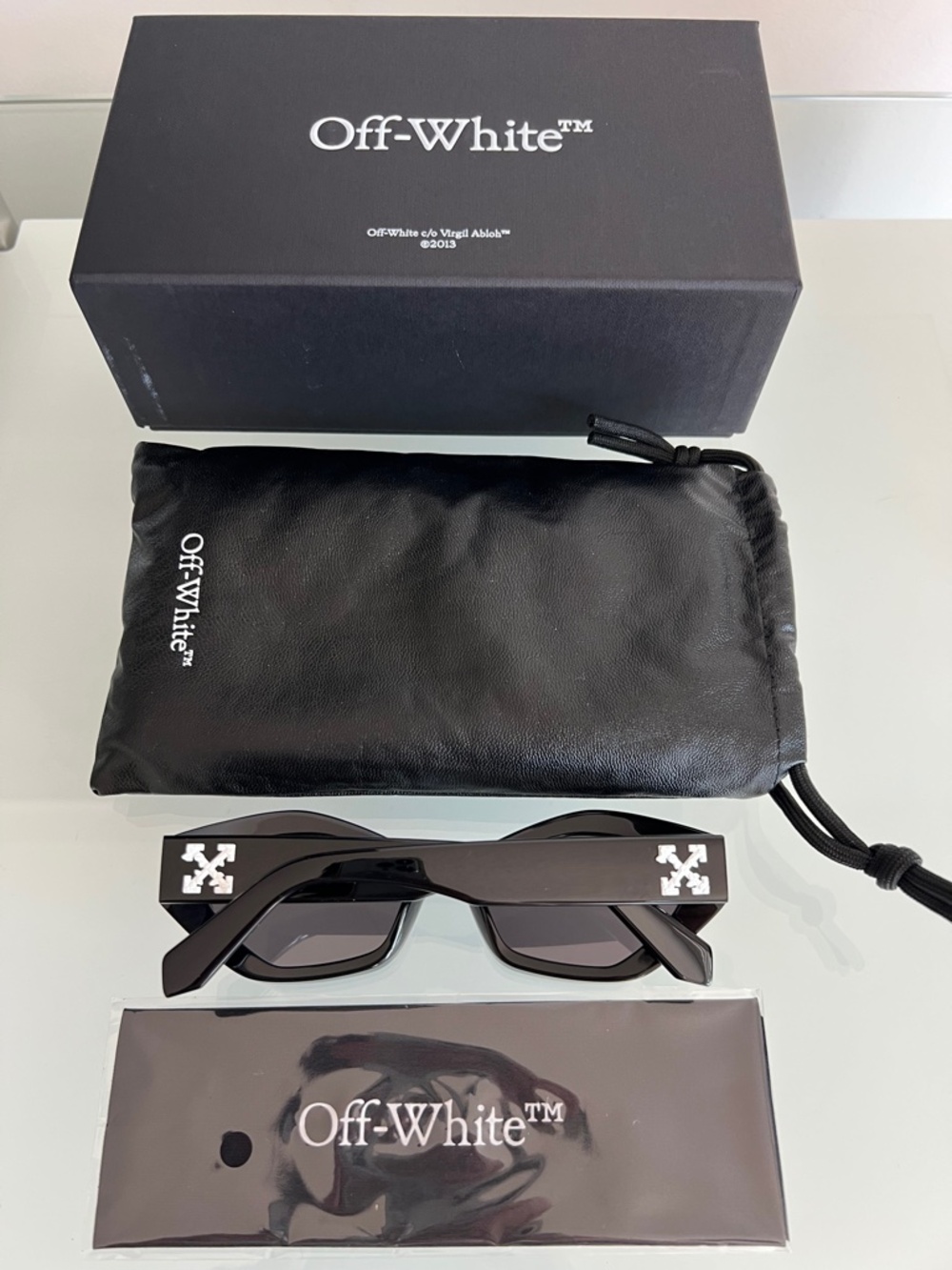 OFF-WHITE Hilo Black Cat Eye Sunglasses